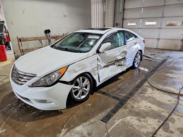 2013 HYUNDAI SONATA — DSFA — Front 3/4