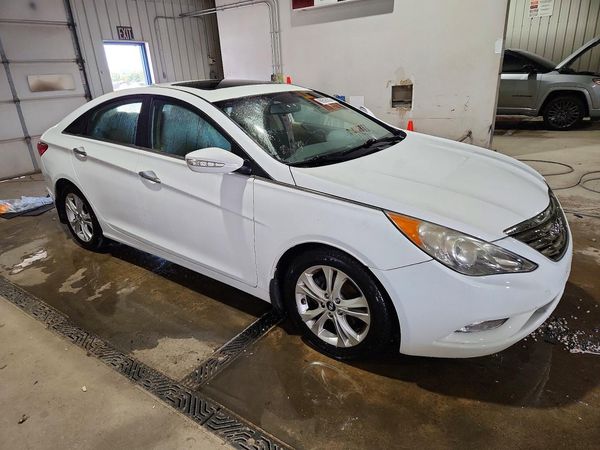 2013 HYUNDAI SONATA — Passenger 3/4