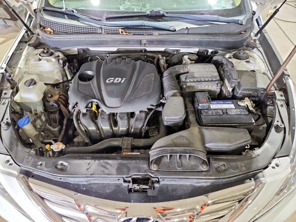 2013 HYUNDAI SONATA — Engine bay