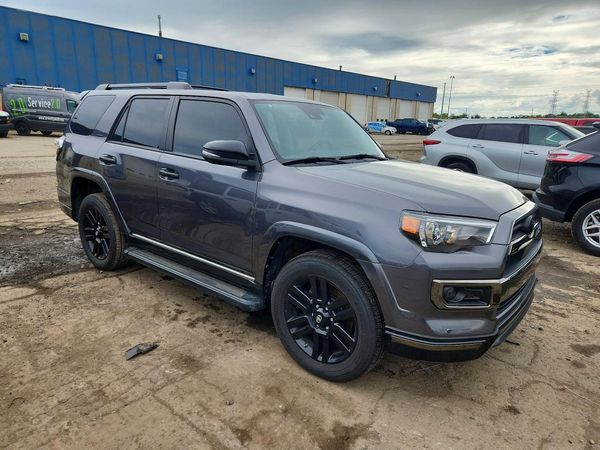 2021 TOYOTA 4RUNNER Nightshade — Passenger 3/4