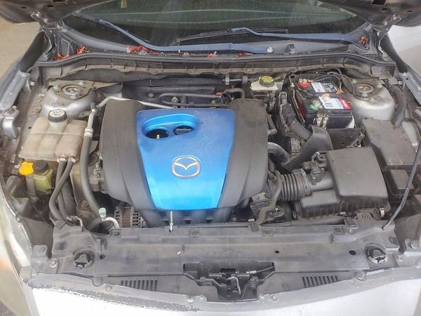 2013 MAZDA 3 — Engine bay