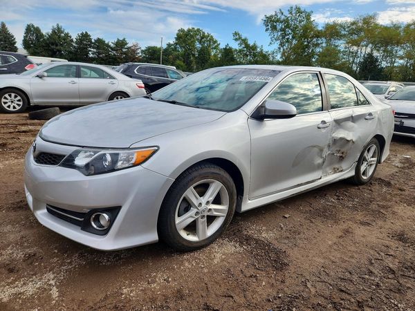 2012 TOYOTA CAMRY — Front 3/4