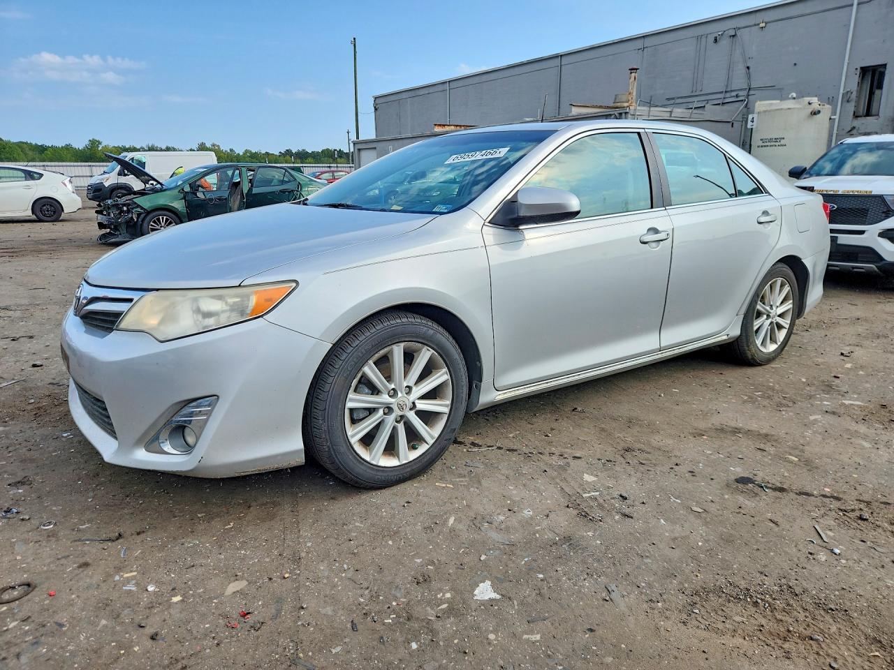 2012 TOYOTA CAMRY — Front 3/4