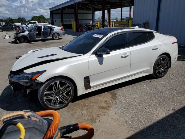 2022 KIA STINGER — Front 3/4