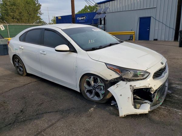 2021 KIA FORTE — Passenger 3/4