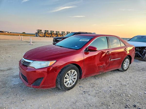 2013 TOYOTA CAMRY — DSFA — Front 3/4