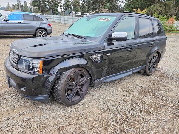 2013 LAND ROVER RANGEROVER HSE LUX — Front 3/4