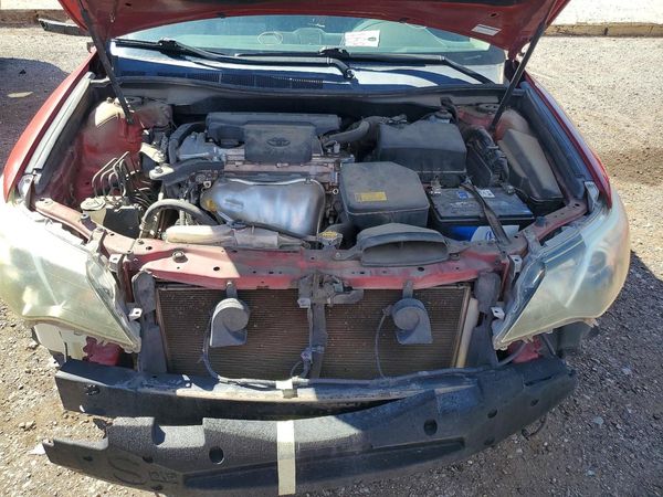 2012 TOYOTA CAMRY — Engine bay