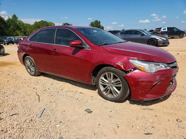 2016 TOYOTA CAMRY — Passenger 3/4