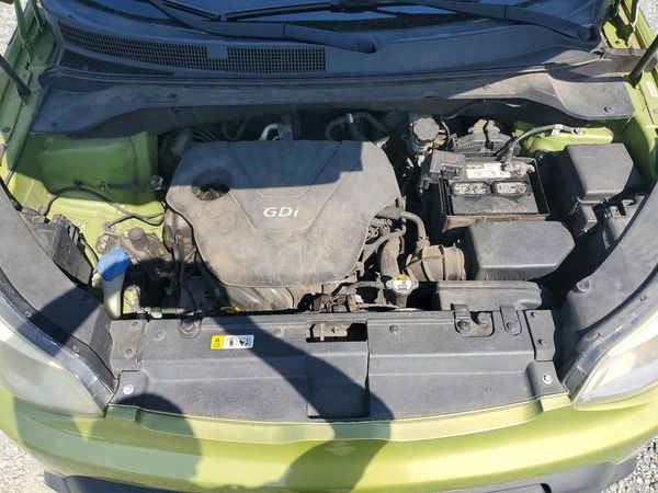 2014 KIA SOUL GL(BASE) — Engine bay