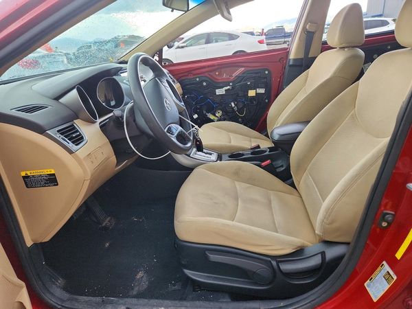 2012 HYUNDAI ELANTRA — DENT
