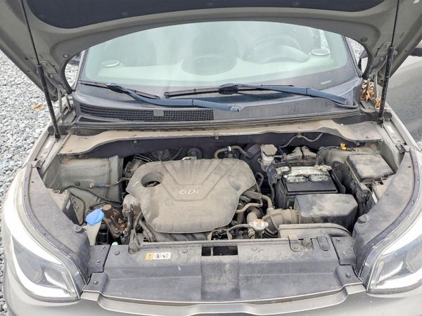 2016 KIA SOUL Plus — Engine bay