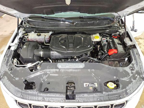 2023 JEEP WAGONEER L SERIES II 4X4 — Engine bay