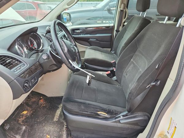 2013 DODGE GRAND CARAVAN SE — DENT