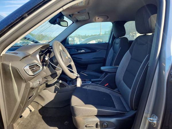 2023 CHEVROLET TRAILBLAZE LT — DENT