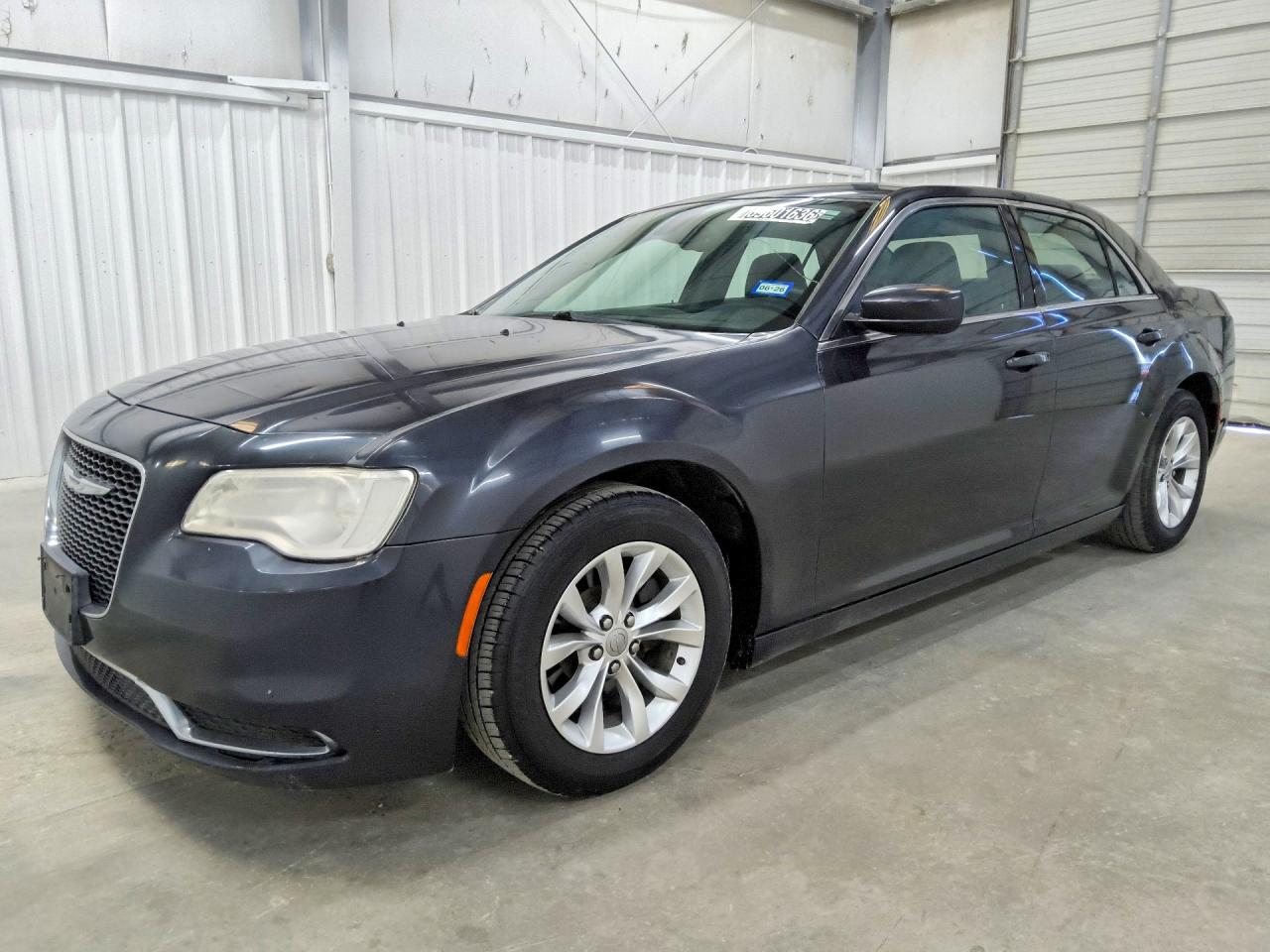 2015 CHRYSLER 300 Limited — Front 3/4