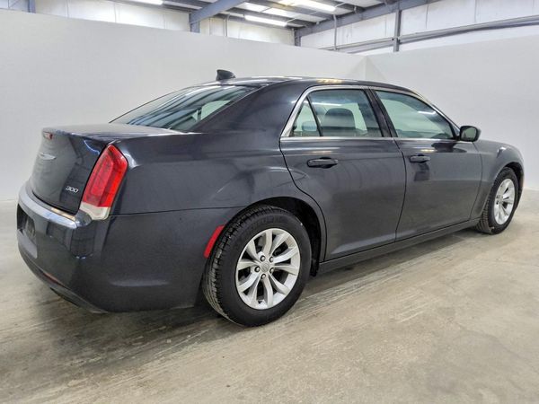 2015 CHRYSLER 300 Limited — PSRA