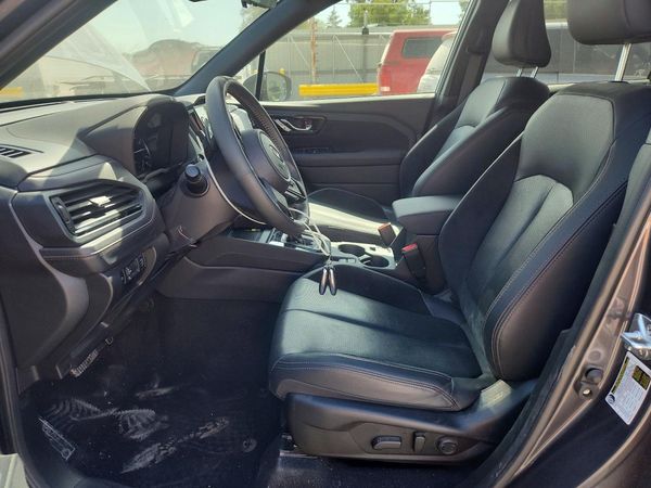 2025 SUBARU FORESTER — DENT