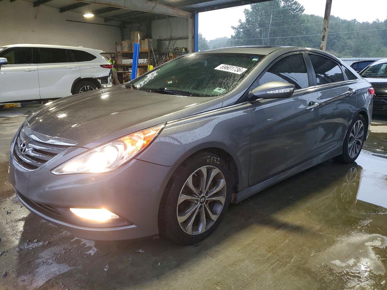 2014 HYUNDAI SONATA — Front 3/4