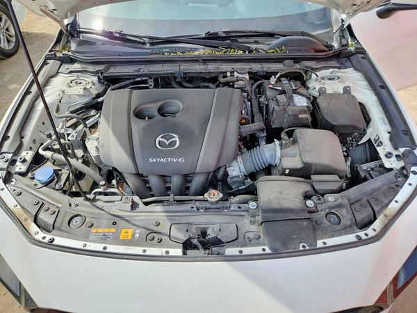 2022 MAZDA 3 Preferred Package — Engine bay