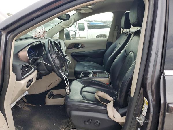 2021 CHRYSLER VOYAGER — DENT