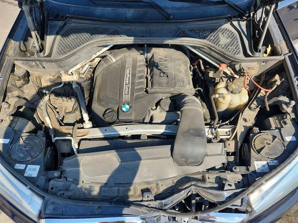 2017 BMW X5 sDrive35i — Engine bay
