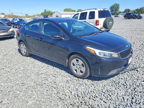 2017 KIA FORTE — Passenger 3/4