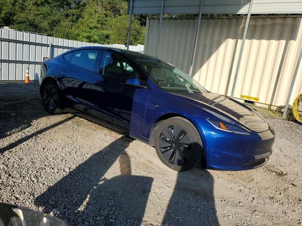 2025 TESLA MODEL 3 — Passenger 3/4