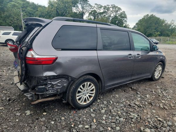 2017 TOYOTA SIENNA — PSRA
