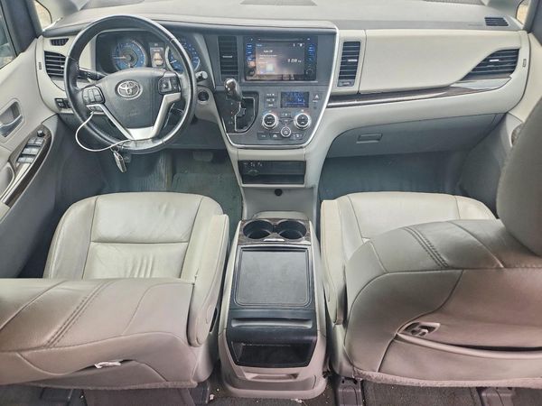 2017 TOYOTA SIENNA — CKPT