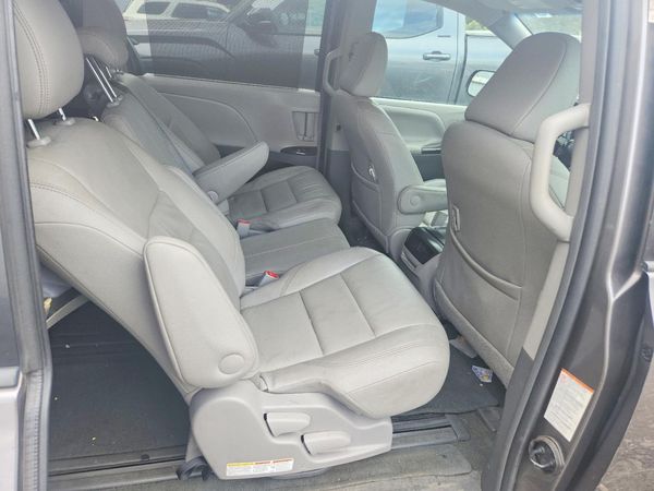 2017 TOYOTA SIENNA — PSRS