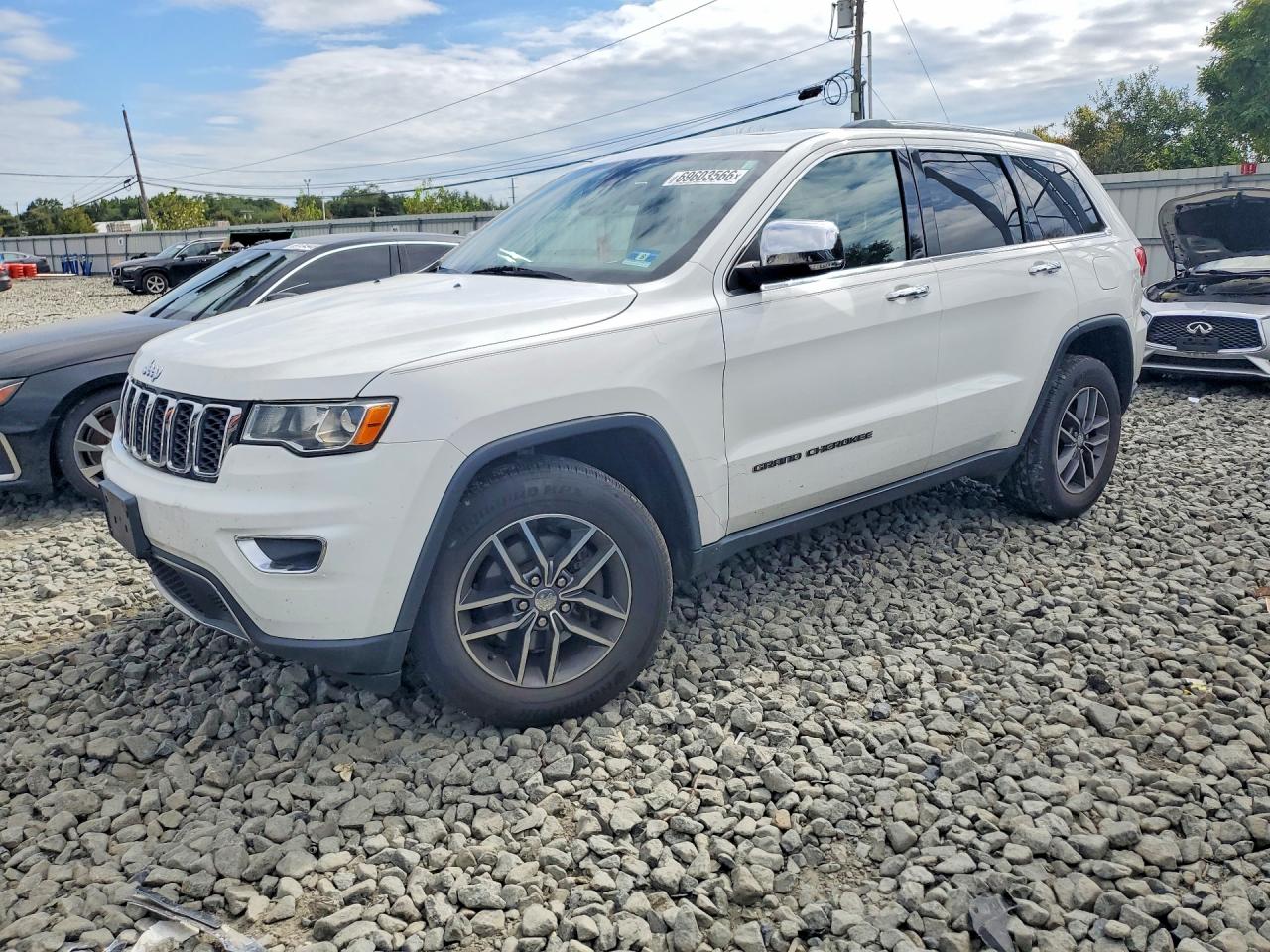 2018 JEEP GRAND CHEROKEE — Front 3/4
