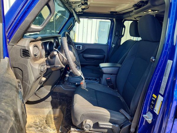 2020 JEEP WRANGLER UNLIMITED — DENT