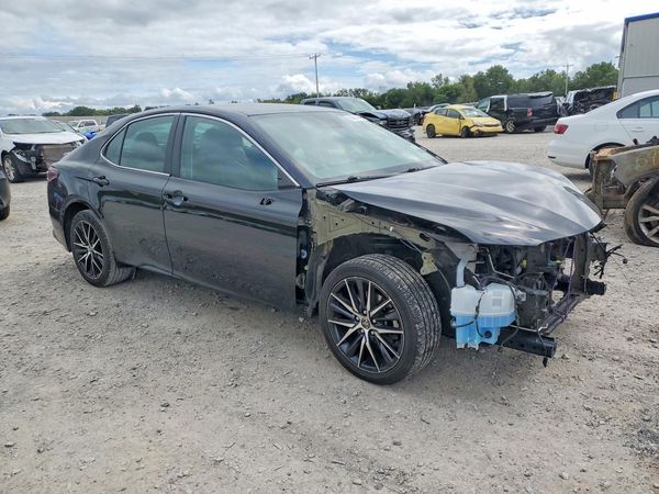 2022 TOYOTA CAMRY SE — Passenger 3/4