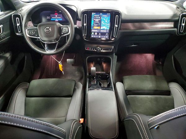 2023 VOLVO XC40 — CKPT