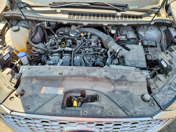 2023 FORD EDGE SEL — Engine bay