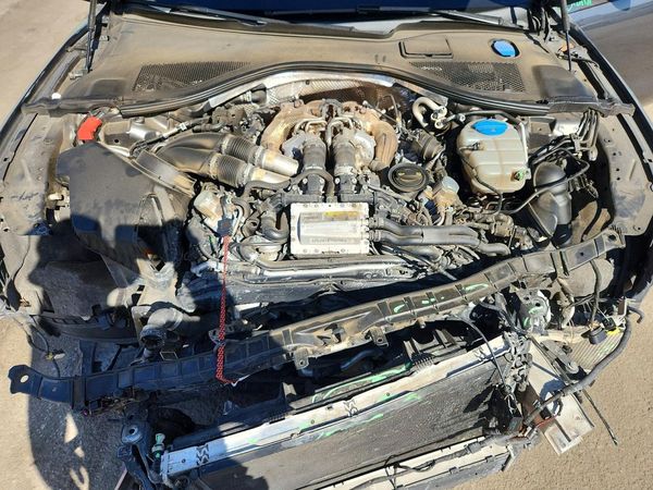 2017 AUDI S7 — Engine bay