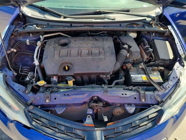 2014 TOYOTA COROLLA L/LE — Engine bay
