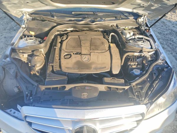 2014 MERCEDES-BENZ E E350 — Engine bay