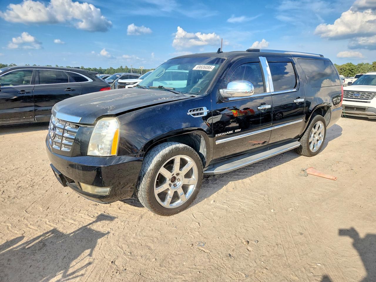 2013 CADILLAC ESCALADE — Front 3/4