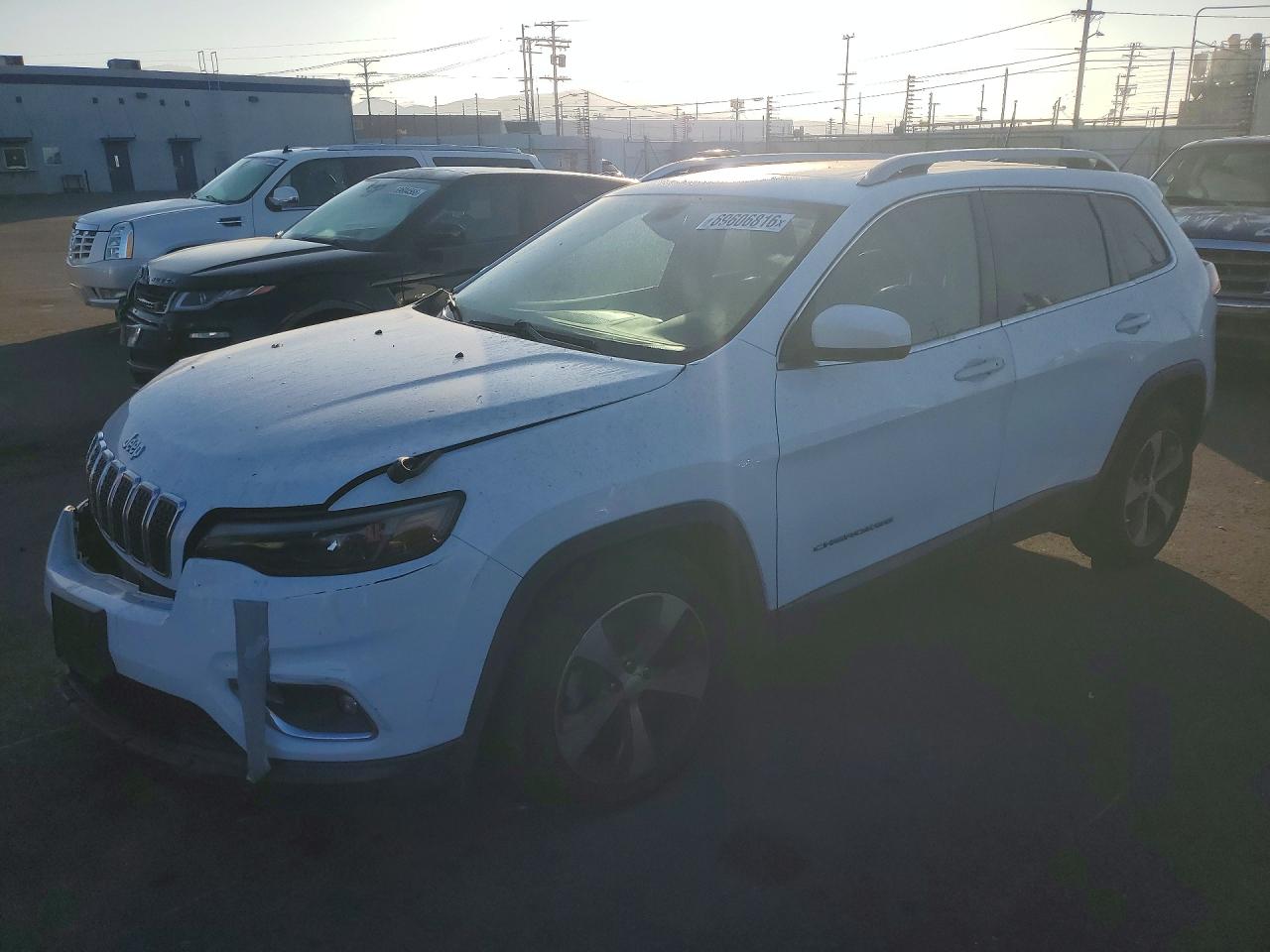 2019 JEEP CHEROKEE — Front 3/4