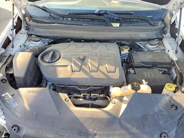 2019 JEEP CHEROKEE — Engine bay