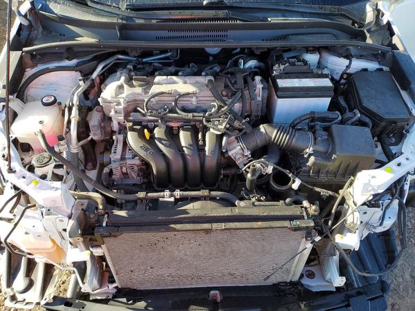 2022 TOYOTA COROLLA LE — Engine bay