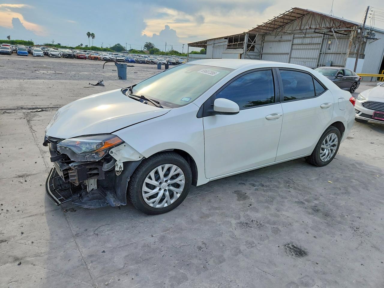 2018 TOYOTA COROLLA L/LE/SE/XLE/XSE — Front 3/4