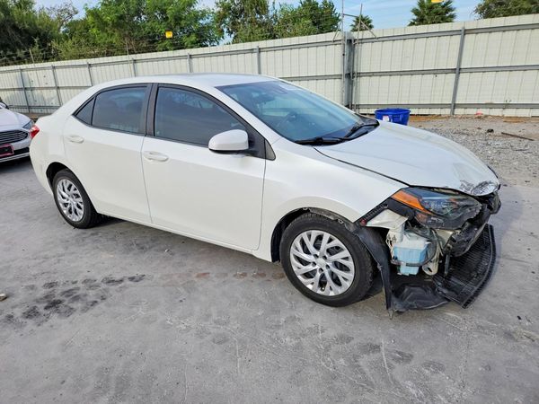2018 TOYOTA COROLLA L/LE/SE/XLE/XSE — Passenger 3/4