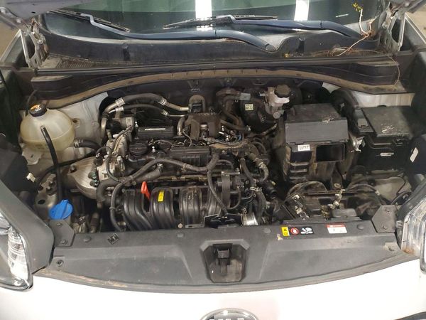 2020 KIA SPORTAGE LX — Engine bay