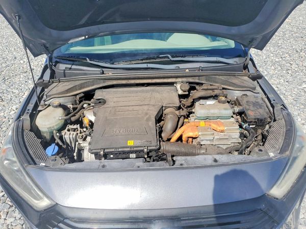 2018 HYUNDAI IONIQ Limited (HEV) — Engine bay