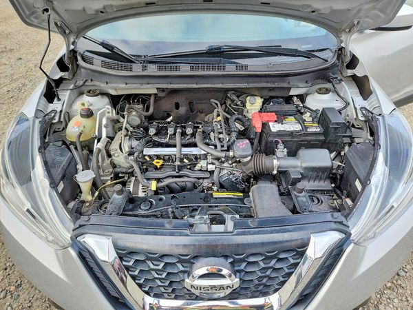2019 NISSAN KICKS — Engine bay