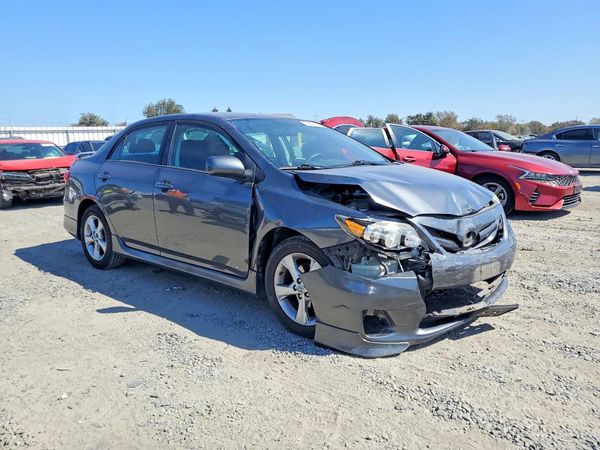 2013 TOYOTA COROLLA — Passenger 3/4