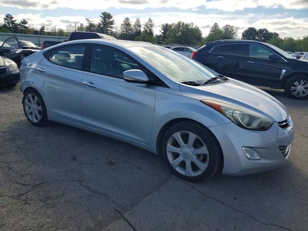 2013 HYUNDAI ELANTRA — Passenger 3/4